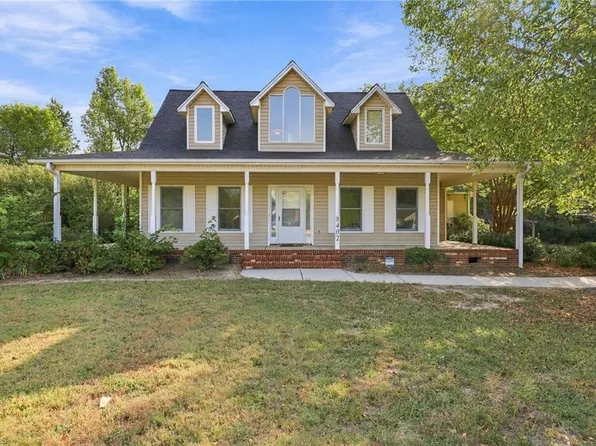 8402 Deer Path Ct, Stokesdale, NC 27357
