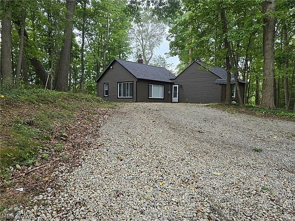 2nd image of 1069 Ghent Rd