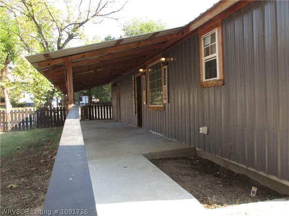 110 SW 8th St, Muldrow, OK 74948