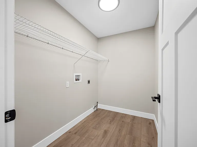 8050 Knights Crossing Dr — Photo 33