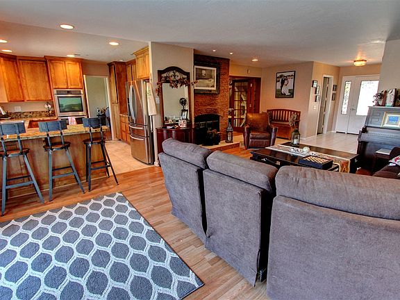 5th image of 2061 Estela Dr