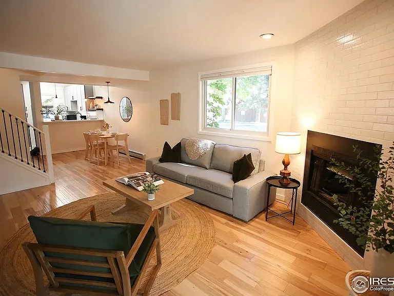 3101 Bell Dr — Photo 2