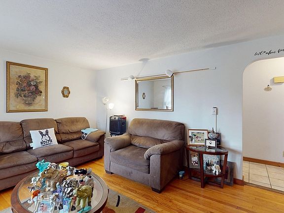 5th image of 106 Merida St