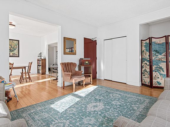 5th image of 2100 14th Ave S