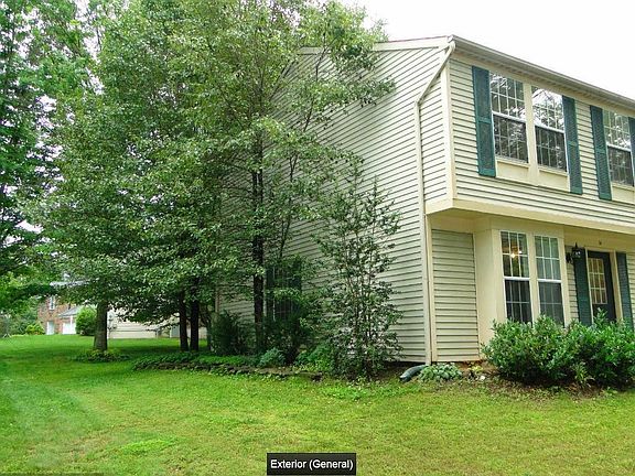 2nd image of 14 Teaneck Ct