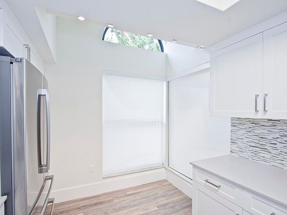 Kitchen & Breakfast Nook