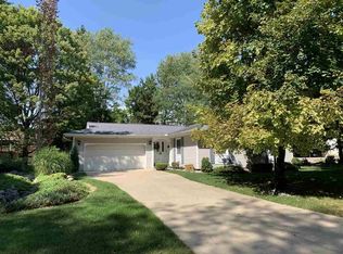 1221 Valley Ln, Shawano, WI 54166