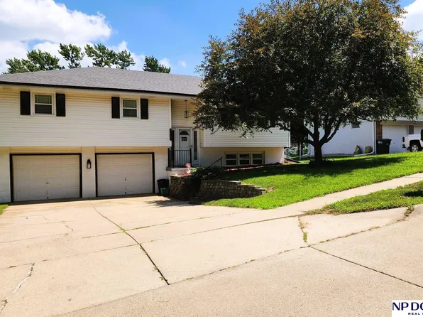 4029 N 93rd St, Omaha, NE 68134