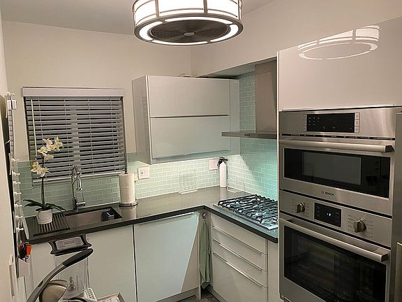 3rd image of 1120 Venetian Way APT 1E