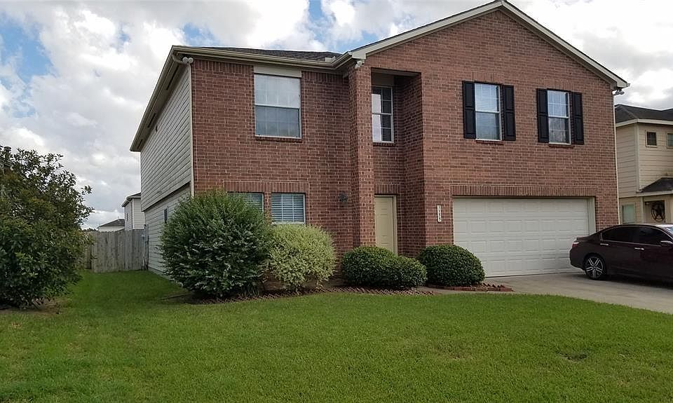 Large well manicured yards