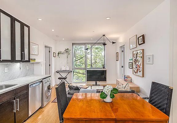 2nd image of 35 McDonald Ave APT 2D