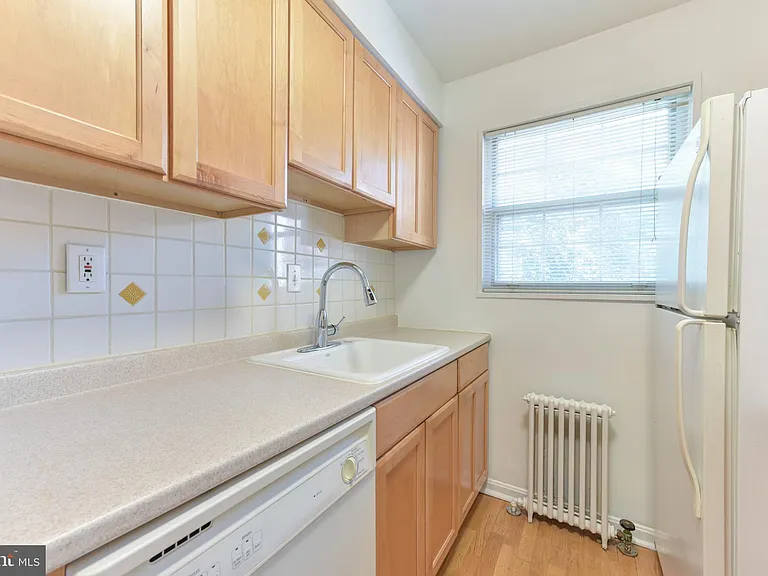 1423 N Nash St #208 — Photo 11