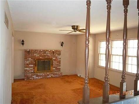 3rd image of 1305 N Forest Ln