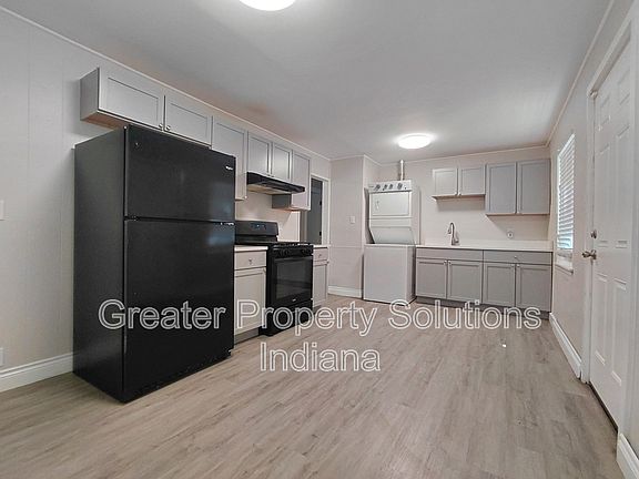 3rd image of 7974 White Oak Ln