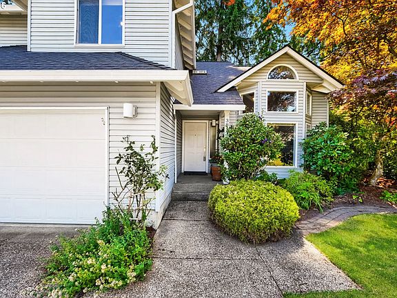 3rd image of 384 SE 58th Ct