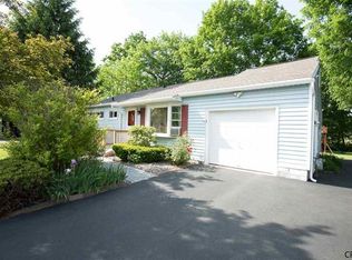 13 Quarry Dr, Colonie, NY 12205