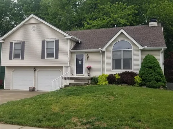 10206 N Tracy Ave, Kansas City, MO 64155