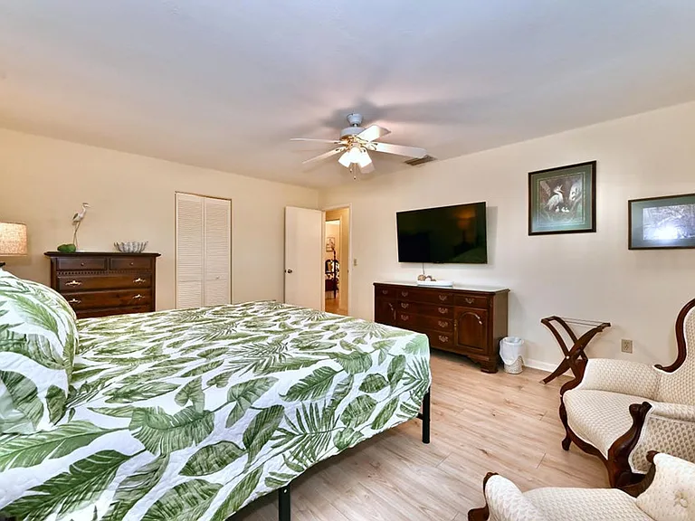129 Alhambra Pl — Photo 13