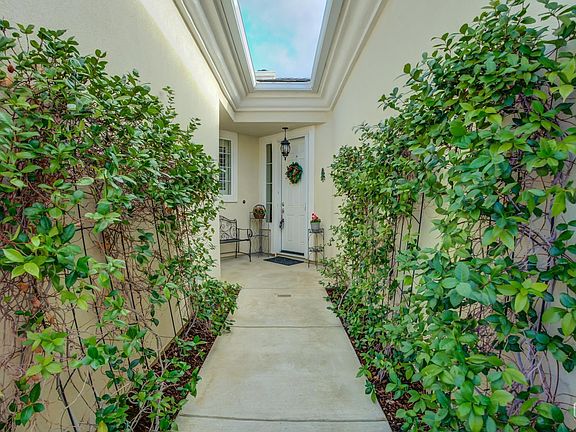 2nd image of 5719 Primrose Vista Ct