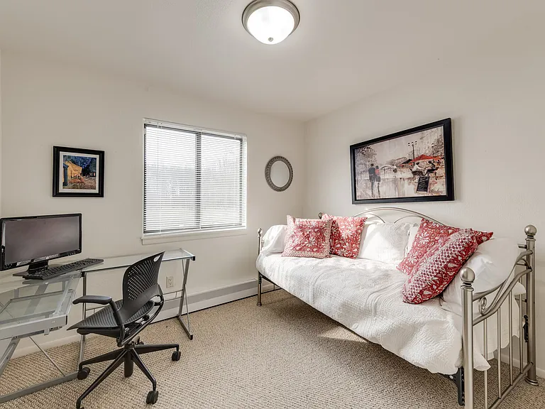 Chestnut Hills Apartments — Photo 13
