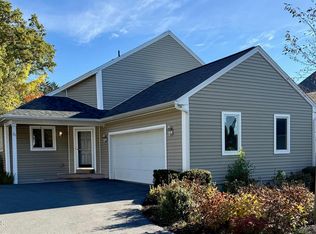 21 Pepper Ln, Saratoga Springs, NY 12866