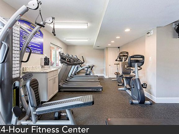 4th image of 6701 Westwood Blvd #307