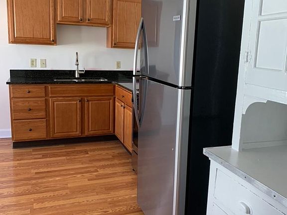 4th image of 4419 Erie Ave APT 3
