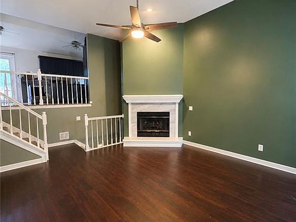 4th image of 122 Oakbrook Ct