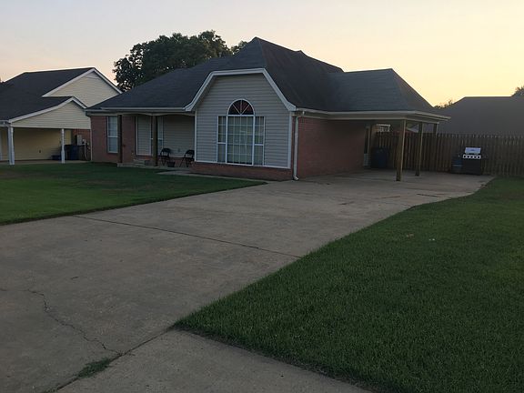 2nd image of 6959 Magnolia Dr