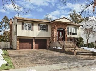 23 Gale Dr, Valley Stream, NY 11581