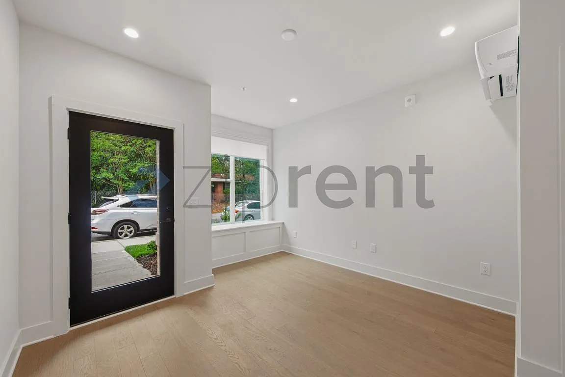 3 bed, 1865 sqft, $4,000 — Photo 4