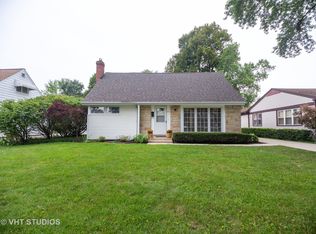 414 N Russel St, Mount Prospect, IL 60056