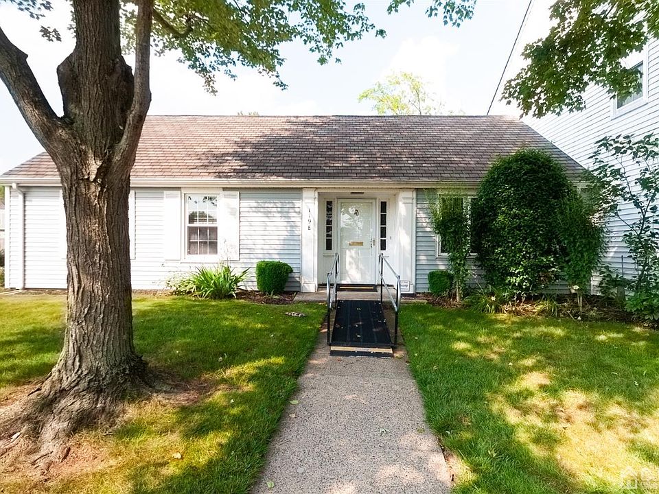 1st image of 119 Rossmoor Dr #119E