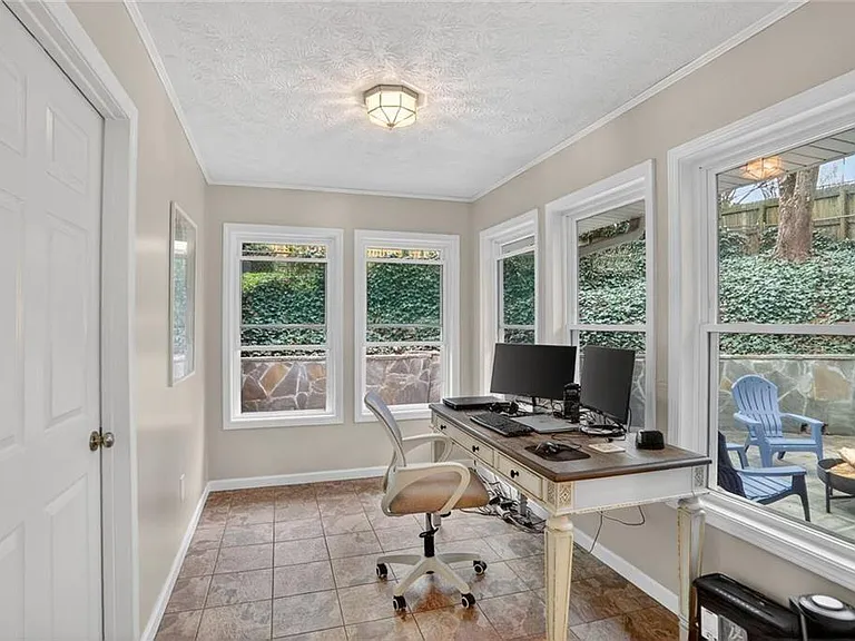 2560 Skyland Trl NE — Photo 15