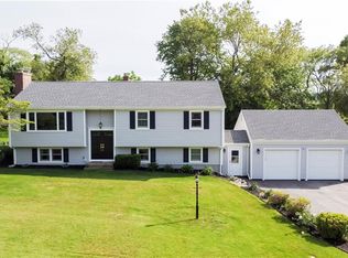 120 Pheasant Dr, Portsmouth, RI 02871