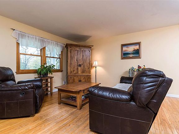 4th image of 9 Skidmore Dr