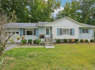 4 River Rd, Tuxedo Park, NY 10987