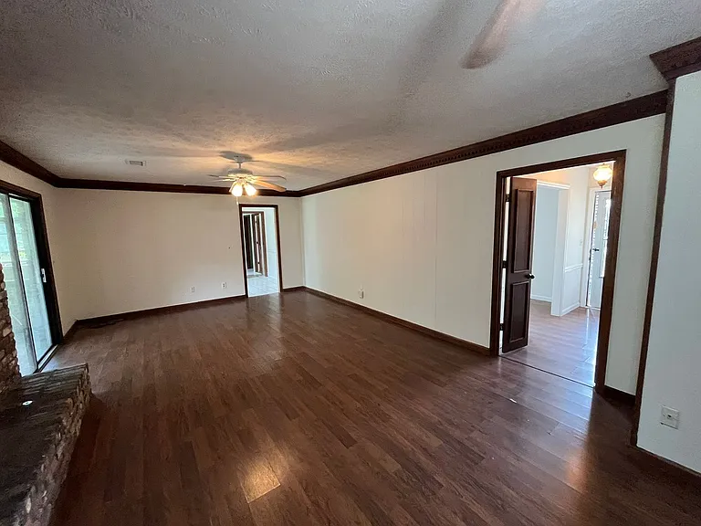 3911 Curry St — Photo 28