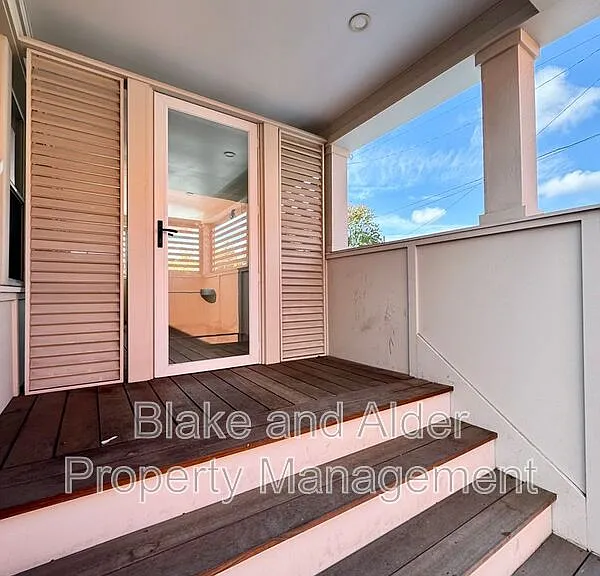 3556 NE Sandy Blvd — Photo 3