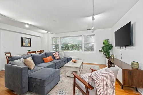 1600 Monroe St #2E Photo 1