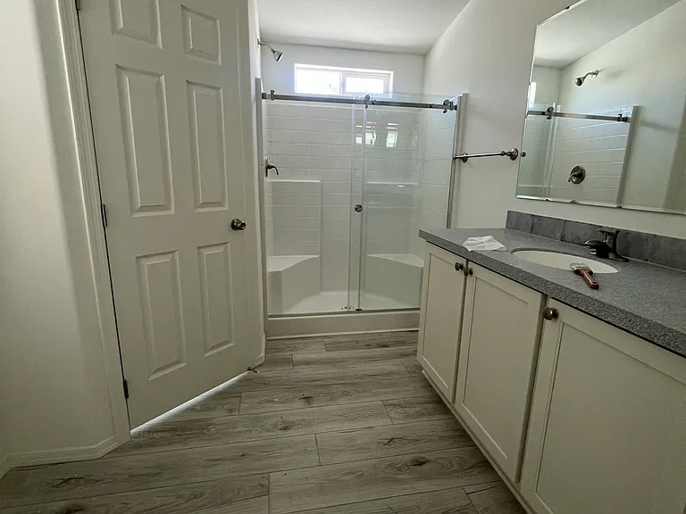 17621 Raley Ave — Photo 2