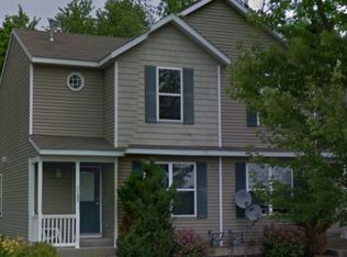 1153 E 16th St, Holland, MI 49423