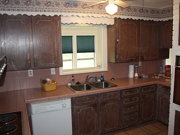 4th image of 204 Green Acres Dr