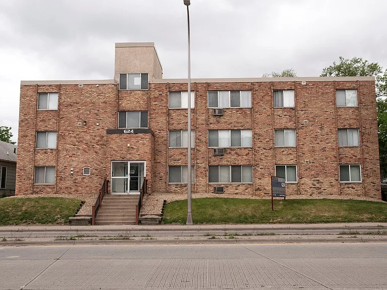 624 Huron Apartments — Photo 18