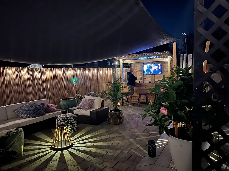 527 Ocean St — Photo 2