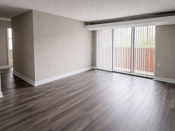 2nd image of 520 W Franklin St #1-0409