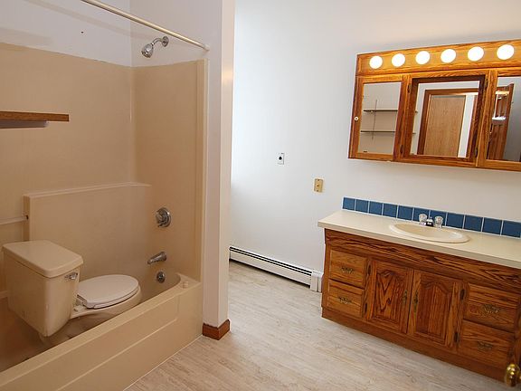 5th image of 7 Green St Ste 1