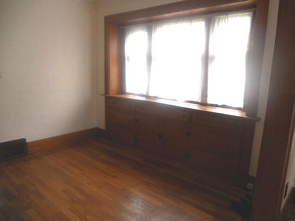3rd image of 1445 E Cesar E Chavez Ave