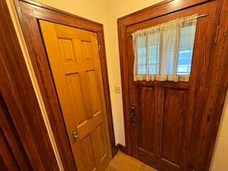 3rd image of 1335 Beechwood St NE