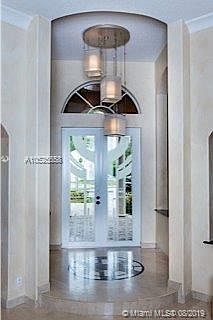 5th image of 660 W Enclave Cir W